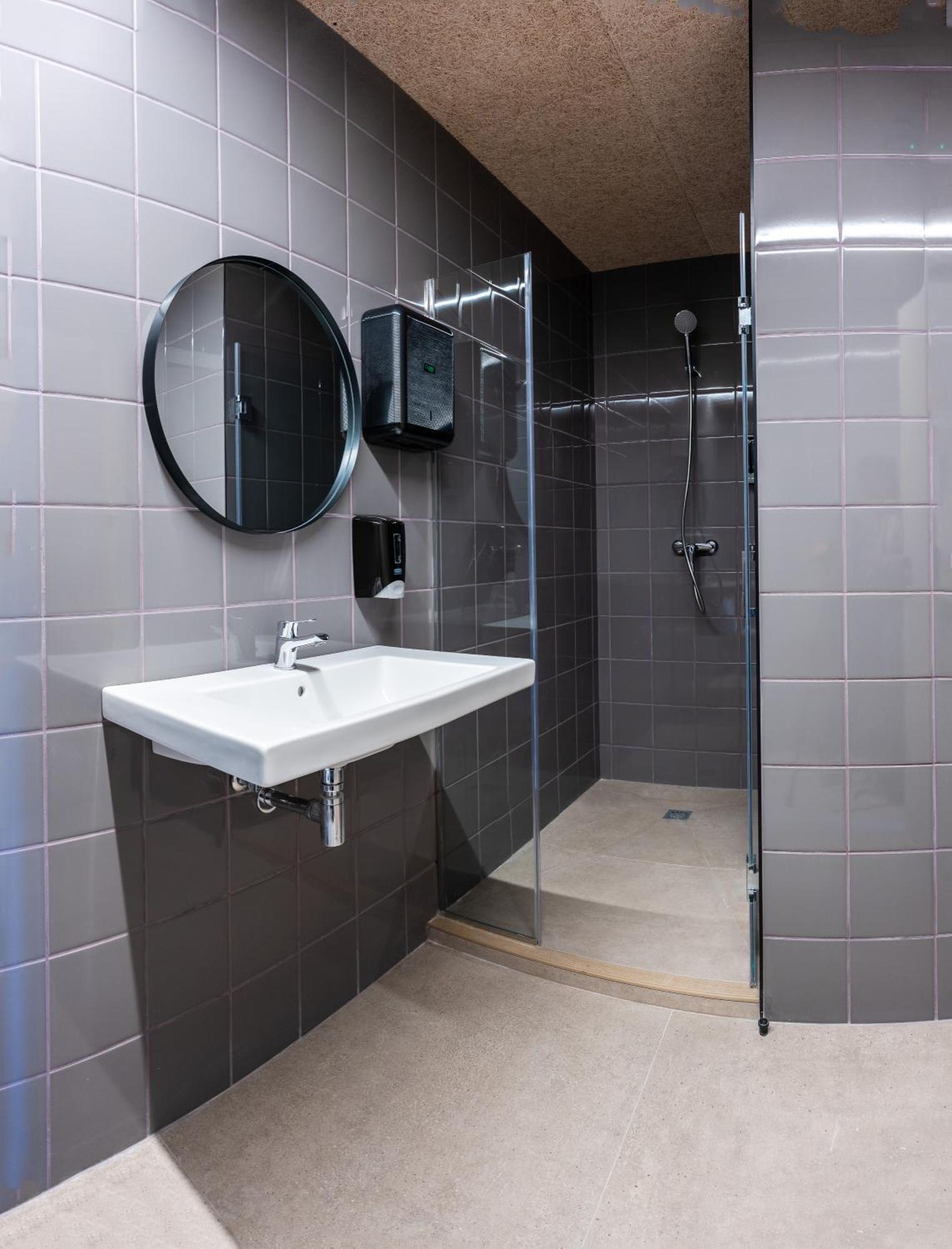 Lamia Bbk Women Hostel-Solo Mujeres Bilbao Ngoại thất bức ảnh